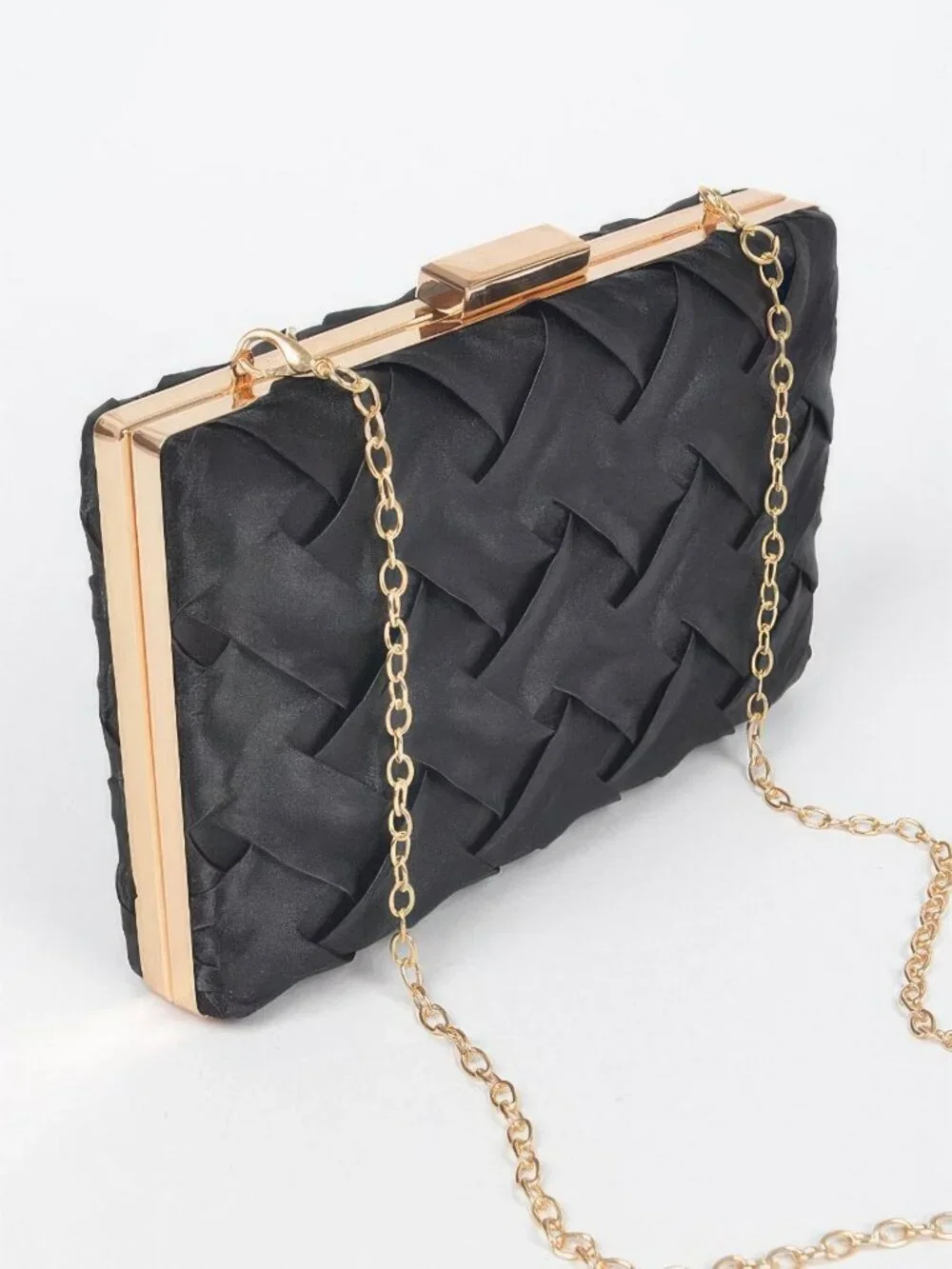 Cross Hatched Chain Clutch